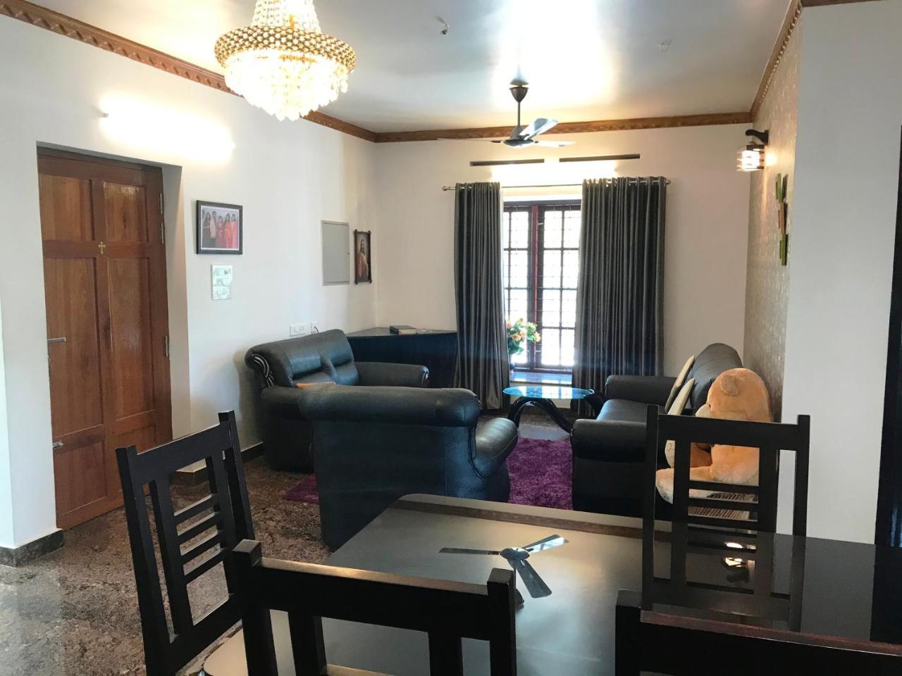 Beersheba Three Bed Room A/C Apartments Thiruvananthapuram Bagian luar foto